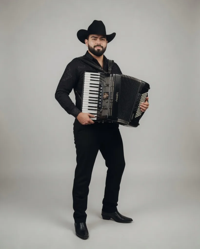 Grupo member with accordion